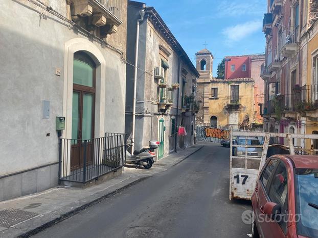 2 Vani Centro Piazza Dante/Casa della Nutrizione