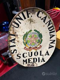 Modernariato insegna scuola