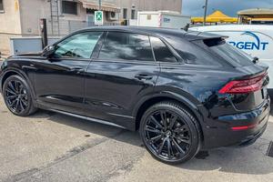 Audi Q8 50 TDI TOTAL BLACK/23"/PELLE/S-LINE