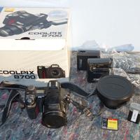 Nikon Coolpix 8700 con grandangolo WC-E80