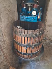 strettoio per uva come nuovo 