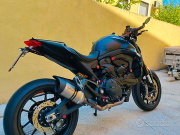 ducati Monster 937