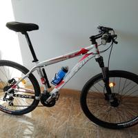 bicicletta MTB 