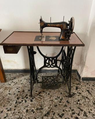 MACCHINA DA CUCIRE  del 1950