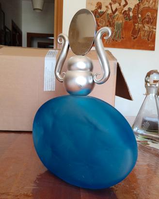 bottiglia esposizione  profumo blu di Blumarine 