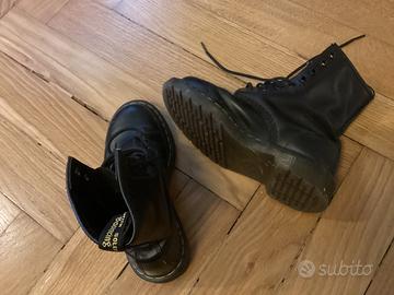 ANFIBI NERI DR MARTENS n 36