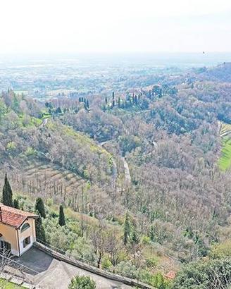 Villa di 1175 m² con più di 5 locali e box auto do