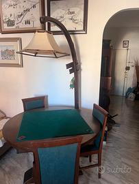 Tavolo da gioco tondo con sedie
