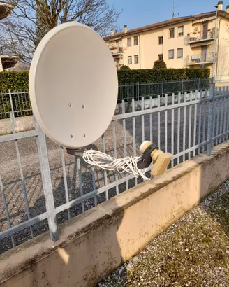 parabola satellitare completa di illuminatore