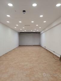 Locale commerciale Torre del Greco di circa 100 mq