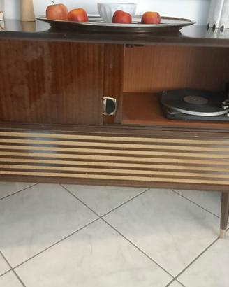 mobiletto antiquariato con radio e giradischi