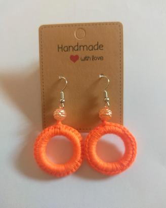 orecchini fatti a mano colore arancio