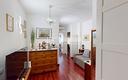 primo-piano-con-balcone-e-posto-auto