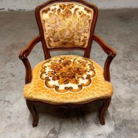 Poltroncina barocca a Termoli