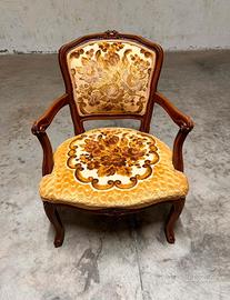 Poltroncina barocca a Termoli