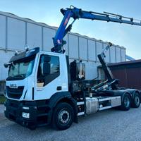 Gru gancio scarrabile ribaltabile Iveco Stralis360