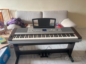 YAMAHA DGX-640- Pianola 88 tasti pesati + supporto