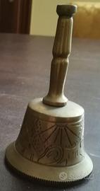 Campana in bronzo; altezza 10 cm, diametro 6 cm