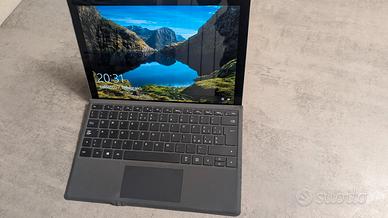 Microsoft Surface Pro 5 – Intel i5
