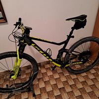 Mountain bike Scott RC Spark