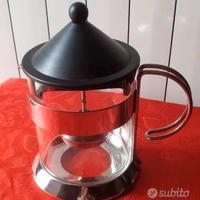 Teiera vetro e acciaio con design svondinavo