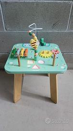 Tavolo giocattolo per bambini.