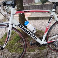 es bici de corsa ....si es bici di corsa