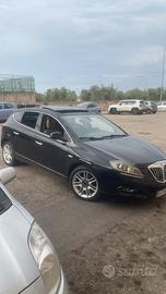 Lancia delta 1.6 platino