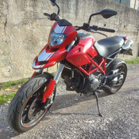 Hypermotard 796