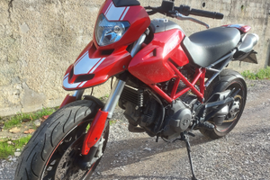 Hypermotard 796