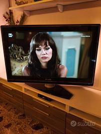 Televisore PHILIPS  AMBILIGHT