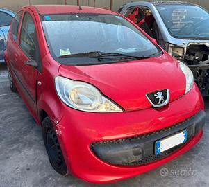 PEUGEOT 107 per ricambi usati