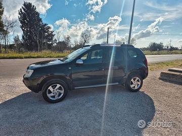 auto dacia duster  laureate 4×2