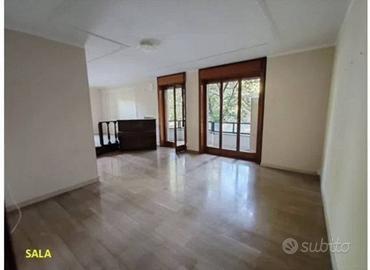 Appartamento di 140 m² con 4 locali a Bresso