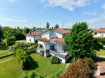 VILLA SINGOLA A REGGIOLO