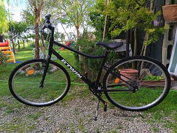 Bici B'TWIN Riverside 100 nera