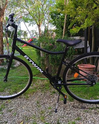 Bici B'TWIN Riverside 100 nera
