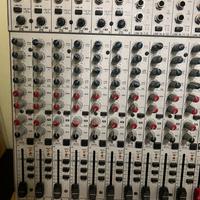 2 Mixer behringer eurorack ub 1832 fx-pro