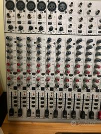 2 Mixer behringer eurorack ub 1832 fx-pro