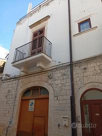 Casa singola parzialmente ristrutturata