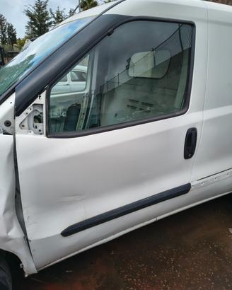 Porta anteriore sinistra Doblò