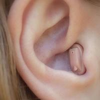 Micro protesi amplificazione acustica udito