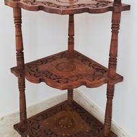 Angoliera etnica in legno