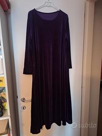 Abito viola in vellutino