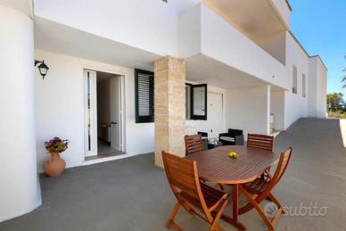 150m da mare moderno app. 4-5posti Torre Suda