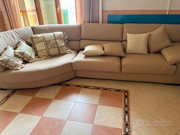 Divano Angolare Beige in Tessuto