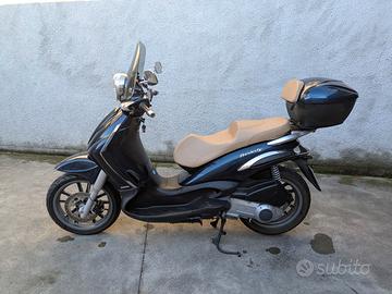 Piaggio Beverly 350ie – 2010 – 12.518 km – €1.500