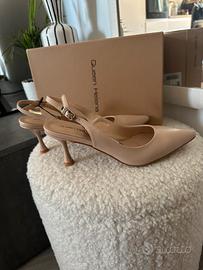 Decolleté Queen Helena nude