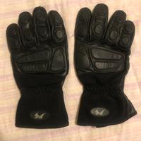 Guanti moto