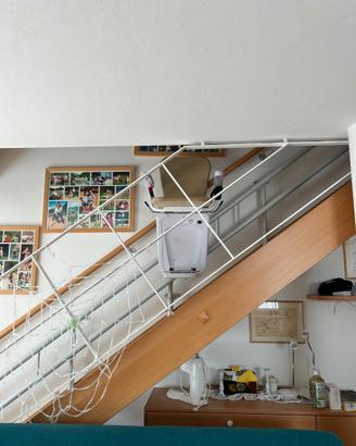 Montascale Liftex guida dritta 6 m pari a nuovo